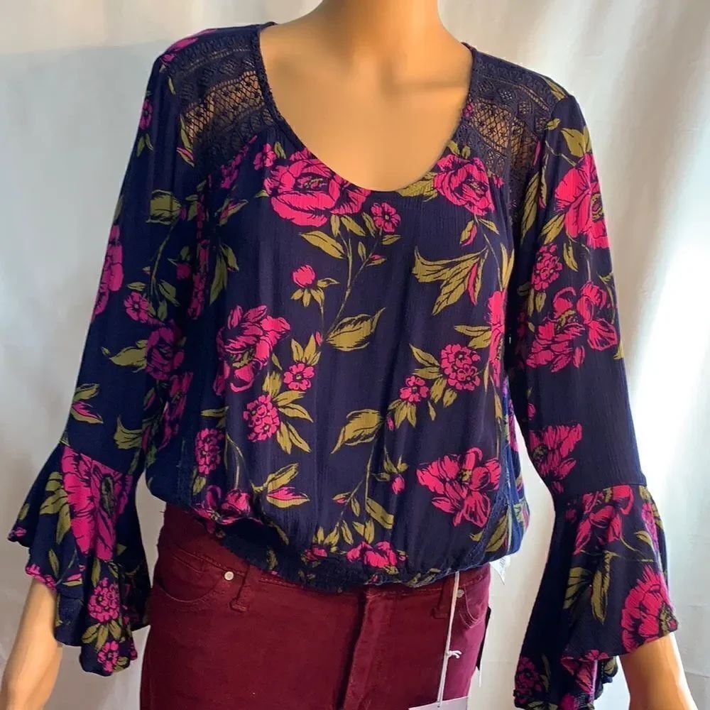 Express Navy Pink Blue Scoop Neck 3/4 Bell Sleeves Lace Elastic Waist Crop Top